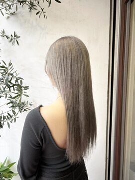 アン(Hair make un) グレージュ