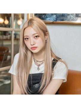 グラッジ 池袋(GLADGE) ミルクティー。ブリーチカラー