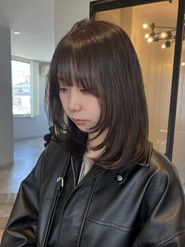 ケリーアン 太田(kelly.un) レイヤーカット/ナチュラルベージュカラー/透明感カラー