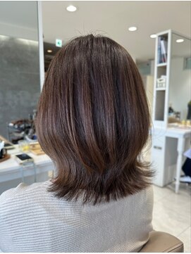 ビレアカスガイ 春日井店(BELEA) やわらかレイヤーミディ