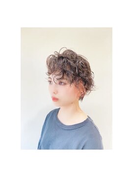 プリーク(preak) ショートイヤリング（インナーカラー）