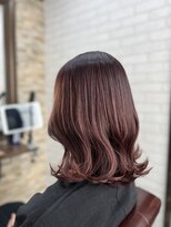 アトリエナガノ(atelier nagano)&nbsp;ニュアンスカラー/センターパート/ツヤ髪スタイル/ブルージュ