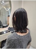 くせ毛を活かすミディアムレイヤー