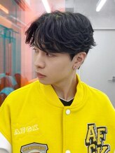 【フェザーパーマってどんなパーマ？】今年のトレンドスタイリング簡単なスタイル[浦和/メンズパーマ]