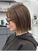 切りっぱなしボブ × ライトブラウンカラー