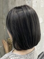 ルイ(ROUIS produced by LUCK 津田沼)&nbsp;ROUIS 津田沼 チャコールグレーハイライト/白髪ぼかし/大人ボブ