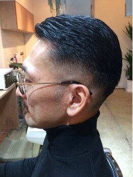 マルサンバーバー(MARUSAN BARBER)の写真/《仕事帰り・早朝OK！》働き盛りのお洒落ビジネスマンに◎的確な高技術で極める、洗練されたメンズスタイル