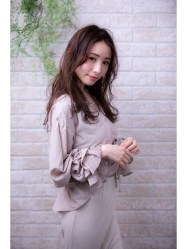 ヘアーアートシフォン 池袋西口店(Hair art chiffon) 簡単スタイリングで伸ばしかけルーズラブのクラシカルセミディ