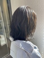 エル(EL by green)&nbsp;《tomi》外ハネミディアムボブ×ダークオリーブベージュ