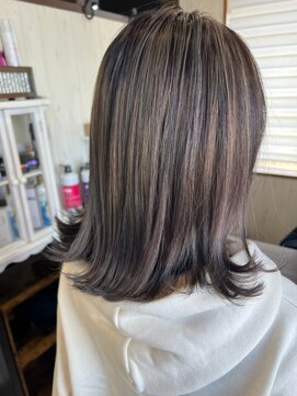 ヘアー リードレス(hair Re:dress) ぷつっとカット×繊細ハイライトメルトカラー×耳掛け