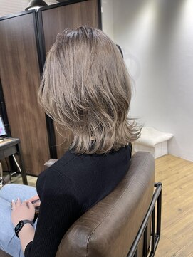 アルカナ 明治神宮前原宿(ARCANA) ミルクティーベージュ ハイライト インナーカラー アッシュ