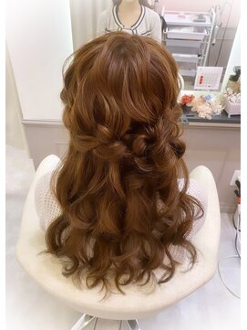 リアン(lien) ゆるふわハーフアップ♪サイドにお団子♪