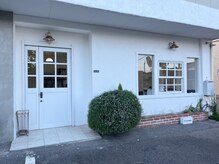 フワットンヘアメイク(FOUATONS HAIR MAKE)の雰囲気（シンプルなデザインのお店です。）