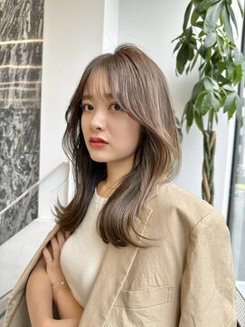 ビュー トウキョウ(VIEW TOKYO) くびれミディアムレイヤースタイル