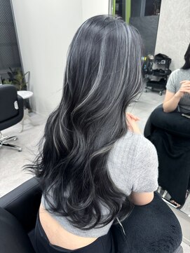 アルドーレフィエロ シンサイバシ(Ardore fiero shinsaibashi) コントラスト極ハイライト☆アッシュグレージュ