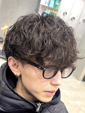 レタッチ バイ フィフス 天神大名(RETOUCH by fifth) シャドウパーマスパイラルパーマツーブロックメンズパーマ束感