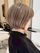 表参道白髪ぼかしくびれショートボブアッシュベージュ40代50代