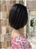 シンプルボブレイヤー丸みボブセンターパート前髪なし重めボブ