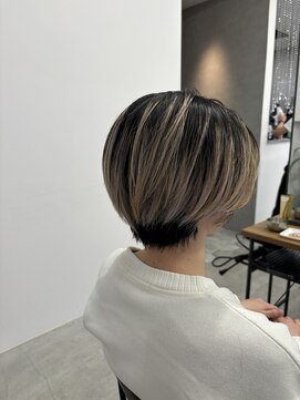 テラス トヨタ(Telasu Toyota) 海外ガール風バレイヤージュカラーとハンサムショート◎