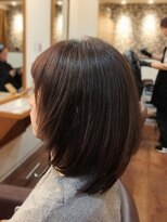 フリージア(freesia) 30代40代50代 大人ミディアム/ミディアムレイヤー/白髪染め