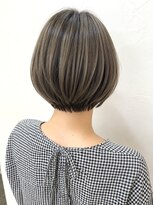 グラビートーキョー(GRABY tokyo)&nbsp;後頭部の丸みがきれいな大人ショートボブ
