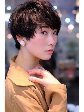 ヴェリテ(Verite produced by LA'BO) クセ毛風ボディーパーマ。ベリーショートスタイル