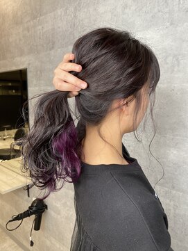 アンダーバーホワイト 天王寺阿倍野店(_WHITE) ローポニー_おフェロアレンジ_インナーカラー_大人ミディアム