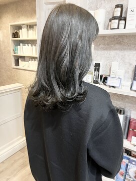 キャアリー(Caary) 福山市美容室Caary くすみグレージュ ツヤ感くびれスタイル