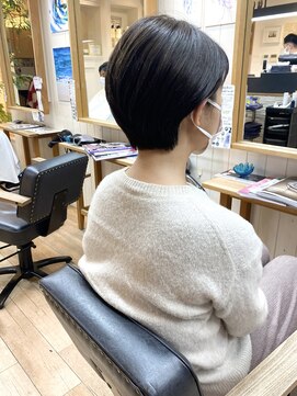 オーシャン(Ocean) ［OCEAN Hair&Life水田成美］赤みを抑えたブラウン&束感ショート