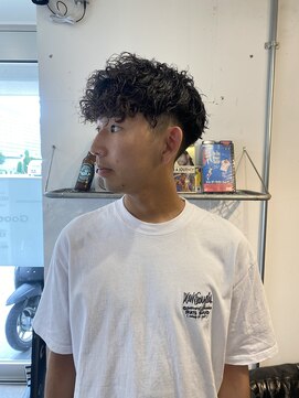 グッドプレイスアンドシング(Good Place&thing) メンズ刈り上げマッシュスペインカールスキンフェードパーマ