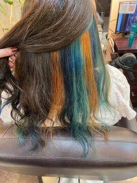 キャラ 池袋本店(CHARA) オレンジ・グリーン・ブルーのトリプルインナーカラー【大村】