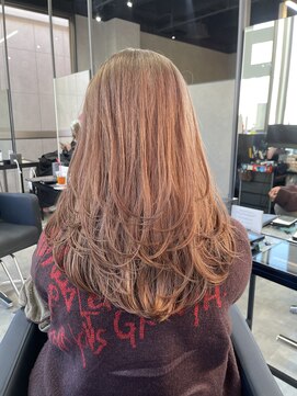 シエンゴールド(CIEN gold) レイヤーカット/ミルクティーベージュ/ブリーチ#浜松駅#カラー