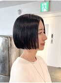 前髪なしミニボブ顎ラインボブセンターパートボブ黒髪ボブ