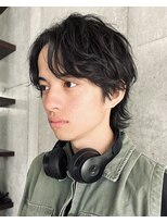 バイフィフス 原宿/表参道(by fifth)&nbsp;原宿フェザーショートメンズカットセンターパートウルフ30代黒髪