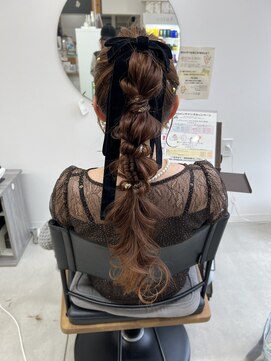 グリ(GURI) 〈guri〉お呼ばれ☆ポニーテールアレンジ