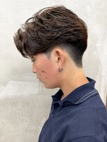 エリマバイフィフス 調布(elima by fifth)&nbsp;調布フェザーショートシャドウパーマセンターパートウルフゆるめ