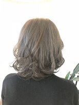 オッタントゥーノ(OttantunO 81) ほのかな色気も感じさせるエフォートレスボブ