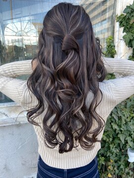 アルピナ 菅谷店(alpina) アレンジも映えるハイライトグレージュカラー