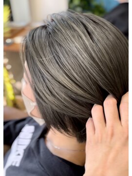 ヘアサロン ライフ(Hair Salon LIFE) オリーブカーキ