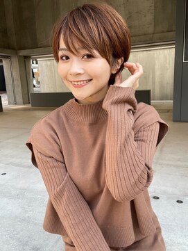 エニ 自由が丘(ENi) 黒髪/グレーベージュ/レイヤーロング/前髪パーマ[自由が丘駅]