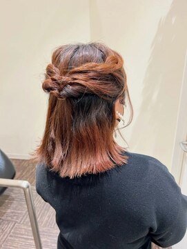アッシュ 八王子みなみ野店(Ash) ハーフアップアレンジ