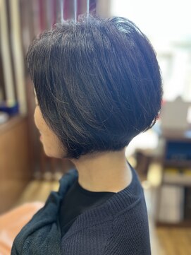 ドライバーズ ボブ(DRiVER’S BOB) オトナ世代のふんわりストレートボブ