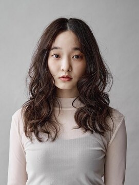 スンスン 学芸大学(sun/sun) ウェーブミディアムヘア