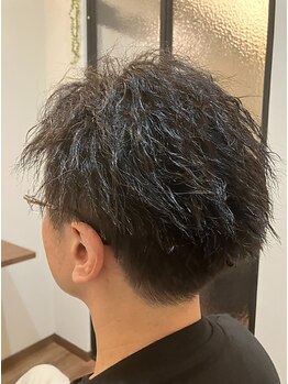 フォルムヘアープラス(Forme hair+)の写真/【頭皮診断×改善メニューあり！】マンツーマン施術でメンズも通いやすい◎メンズエイジングケアもお任せ◎