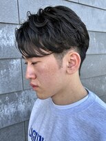 ヒュイル バイ ニアウ(Hwyl by Niau) メンズマッシュセンターパートスパイラルパーマニュアンスパーマ