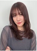 顔周りレイヤーカットくびれヘアミルクティーベージュカラー