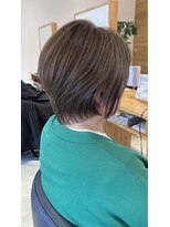 ストーリアエフ カミトザッカ(storia.f kami to zakka) 白髪ぼかしにもなるショートボブ!