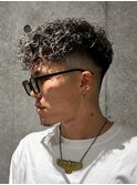 MEN'S/ハイライト×スペインカール/短髪/海外ヘア
