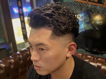 自然な動きと再現性を叶えるロッドパーマ <理容室>[メンズ/シェービング/ヘッドスパ/田町/芝浦]