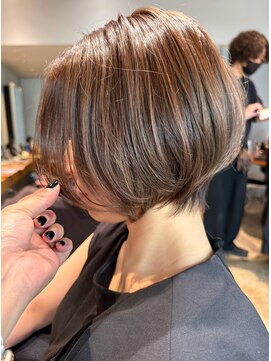 ナチュラル ヘアーデザイニング(Natural hair designing) ふわっと丸み美人/シアーブラウンの前下がりショートボブ/モテ髪
